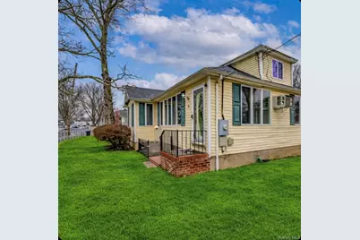 36 E 12th Street, Huntington Station, NY 11746 - Photo 14