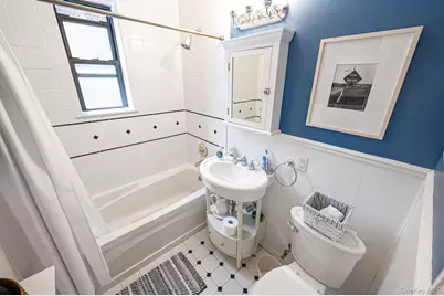 109-14 Ascan Avenue #4B, Forest Hills, NY 11375 - Photo 32