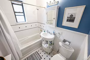 109-14 Ascan Ave, Forest Hills, NY 11375 - Photo 32