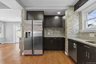 109-73 200th St, Saint Albans, NY 11412 - Photo 12