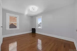 109-73 200th St, Saint Albans, NY 11412 - Photo 20