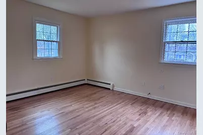 307 Norwalk Avenue, Medford, NY 11763 - Photo 4