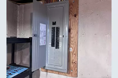 307 Norwalk Avenue, Medford, NY 11763 - Photo 8