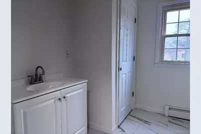 307 Norwalk Avenue, Medford, NY 11763 - Photo 10