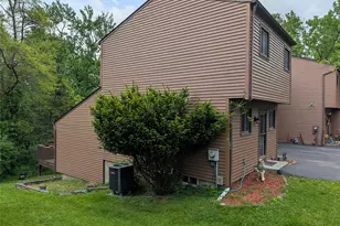45 Hilltop Cir, Fishkill, NY 12524 - Photo 2