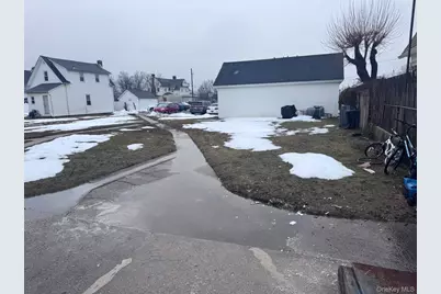 62 Jerusalem Avenue, Hicksville, NY 11801 - Photo 18