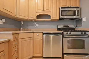 15-64 212th St, Bayside, NY 11360 - Photo 10