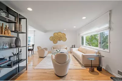 4 Newport Drive, Plainview, NY 11803 - Photo 4