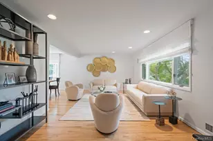 4 Newport Dr, Plainview, NY 11803 - Photo 4