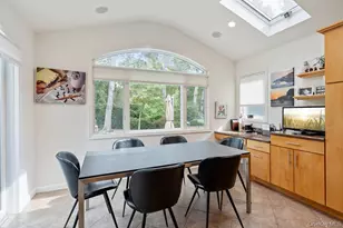 4 Newport Dr, Plainview, NY 11803 - Photo 16