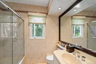 4 Newport Dr, Plainview, NY 11803 - Photo 30