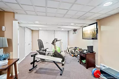 4 Newport Drive, Plainview, NY 11803 - Photo 34