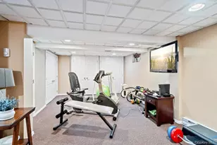 4 Newport Dr, Plainview, NY 11803 - Photo 34