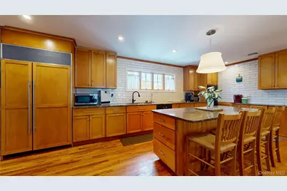 386 Mill Road, Westhampton, NY 11977 - Photo 6