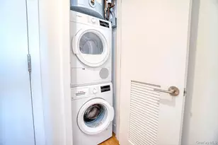 24-16 Queens Plaza S, Long Island City, NY 11101 - Photo 8