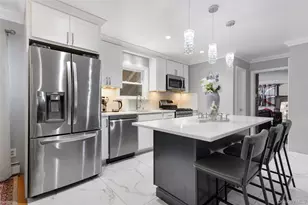 6 Merrick Ln, Spring Valley, NY 10977 - Photo 10