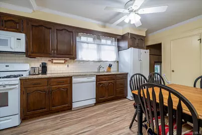 16 Denton Court, Rockville Centre, NY 11570 - Photo 10