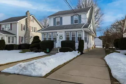 16 Denton Court, Rockville Centre, NY 11570 - Photo 2