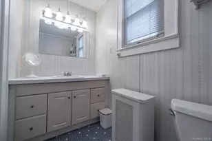 16 Denton Ct, Rockville Centre, NY 11570 - Photo 14