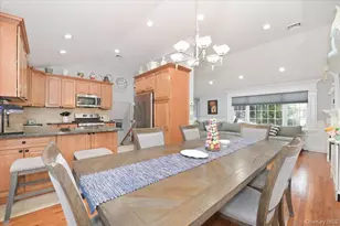 264 N Boston Ave, Massapequa, NY 11758 - Photo 10