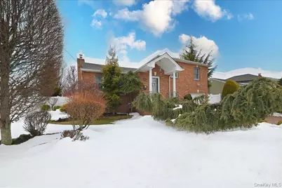 264 N Boston Avenue, Massapequa, NY 11758 - Photo 2