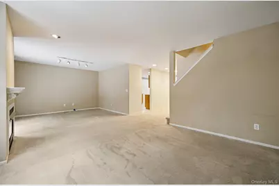 3 Springwood Lane, Huntington, NY 11743 - Photo 8