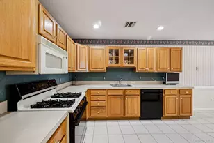 3 Springwood Ln, Huntington, NY 11743 - Photo 16