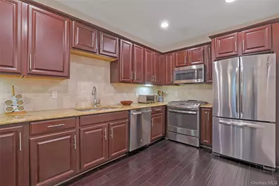 506 Trump Park, Shrub Oak, NY 10588 - Photo 4