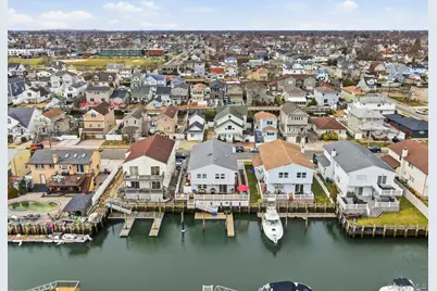 251 Arthur Street, Freeport, NY 11520 - Photo 46