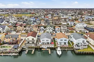 251 Arthur St, Freeport, NY 11520 - Photo 46