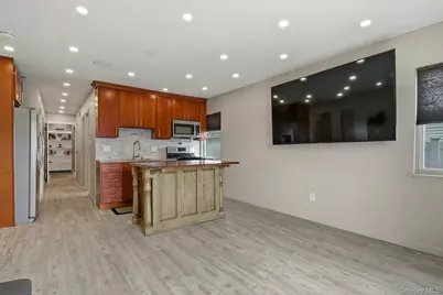 251 Arthur Street, Freeport, NY 11520 - Photo 26