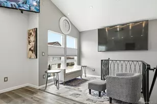 251 Arthur St, Freeport, NY 11520 - Photo 8