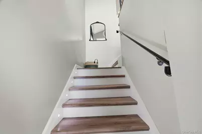 251 Arthur Street, Freeport, NY 11520 - Photo 6