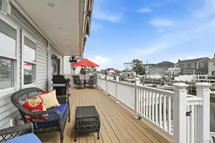 251 Arthur St, Freeport, NY 11520 - Photo 38