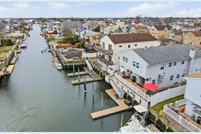 251 Arthur Street, Freeport, NY 11520 - Photo 42