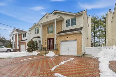 1662 Park Avenue, New Hyde Park, NY 11040 - Photo 4