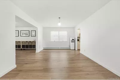 1662 Park Avenue, New Hyde Park, NY 11040 - Photo 10