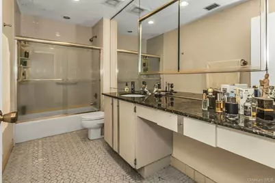 232 Linnet Court, Manhasset, NY 11030 - Photo 20