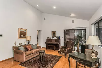 232 Linnet Court, Manhasset, NY 11030 - Photo 4