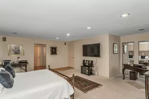 232 Linnet Ct, Manhasset, NY 11030 - Photo 12