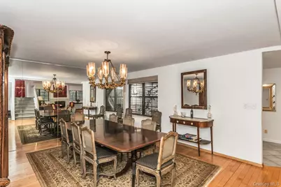 232 Linnet Court, Manhasset, NY 11030 - Photo 6