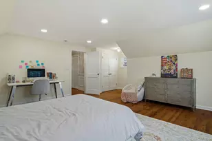 38 Hewlett Ln, Port Washington, NY 11050 - Photo 22