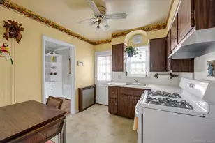 60 Aberdeen Rd, New Hyde Park, NY 11040 - Photo 8