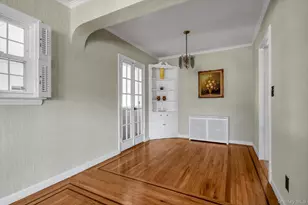 60 Aberdeen Rd, New Hyde Park, NY 11040 - Photo 6