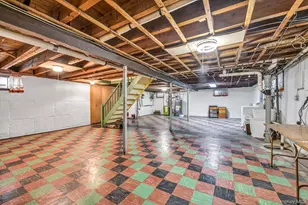 60 Aberdeen Rd, New Hyde Park, NY 11040 - Photo 16