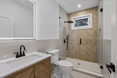 182 Friends Lane, Westbury, NY 11590 - Photo 20