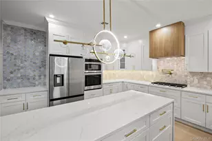 182 Friends Ln, Westbury, NY 11590 - Photo 16