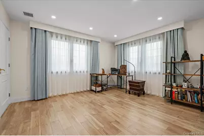 2 Elf Road, Syosset, NY 11791 - Photo 20