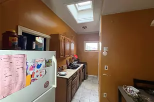 21 E Clinton Ave, Roosevelt, NY 11575 - Photo 14