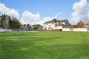 2 Holly Ct, Miller Place, NY 11764 - Photo 36